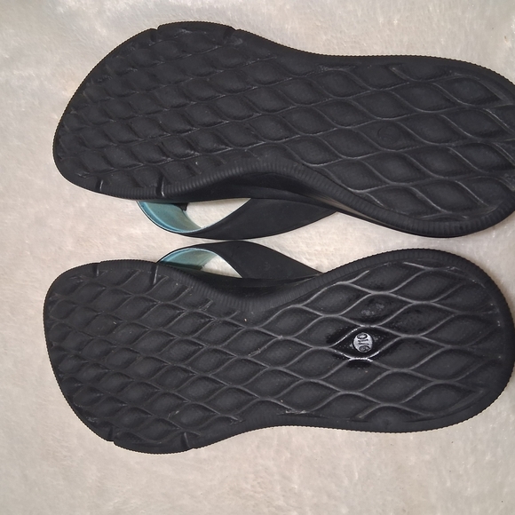 Men's Black and Blue Memory Foam Sandals - Picture 5 of 6